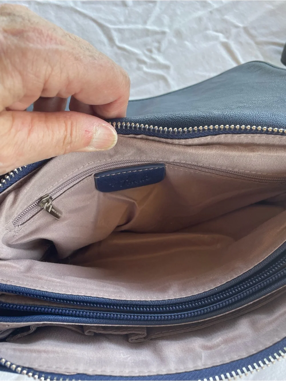 Amelie Galanti Navy Foldover Crossbody Clutch Purse Minimalist Chic Bag EUC